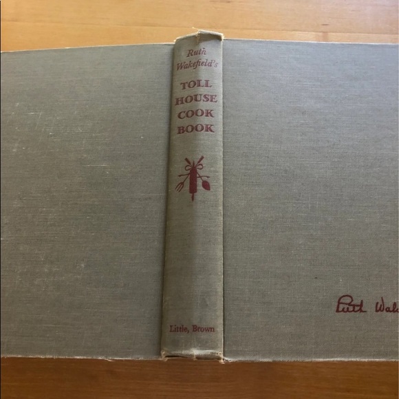 Vintage Toll House cookbook - Picture 3 of 5